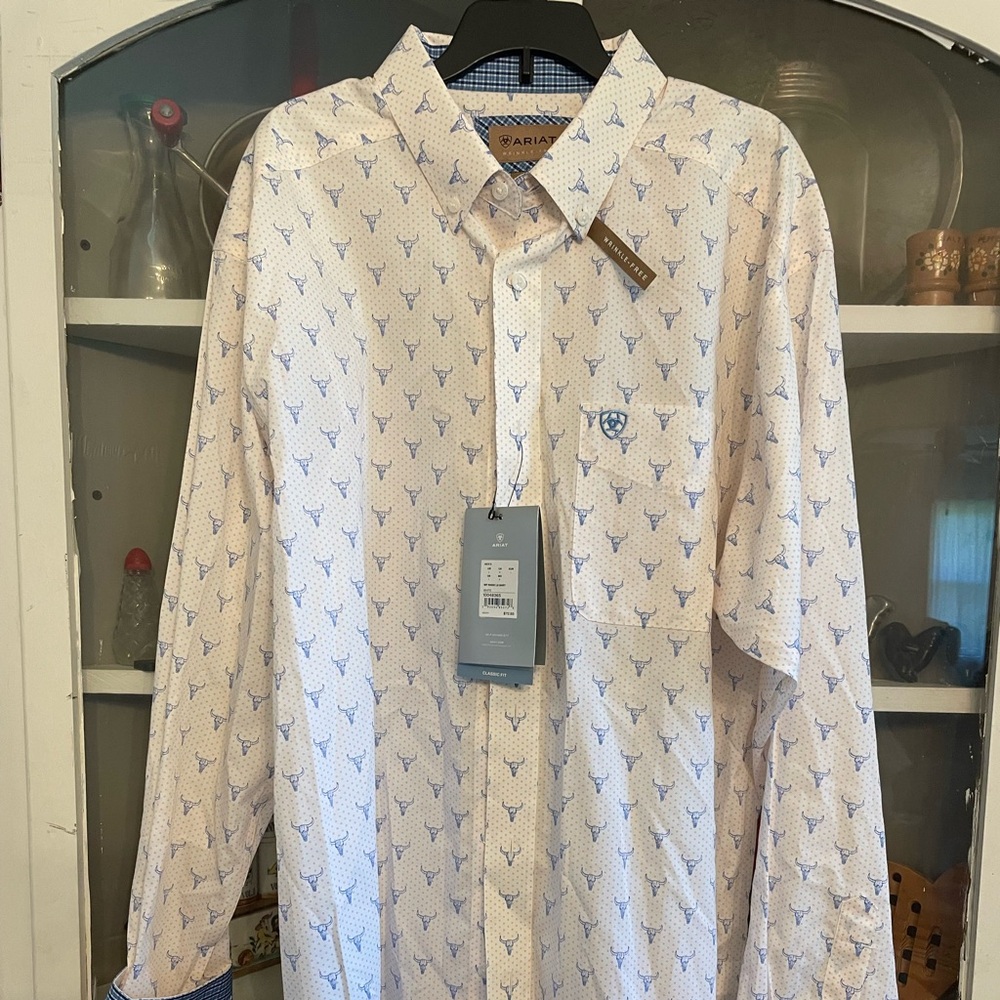 Men’s L Ariat long sleeve button down